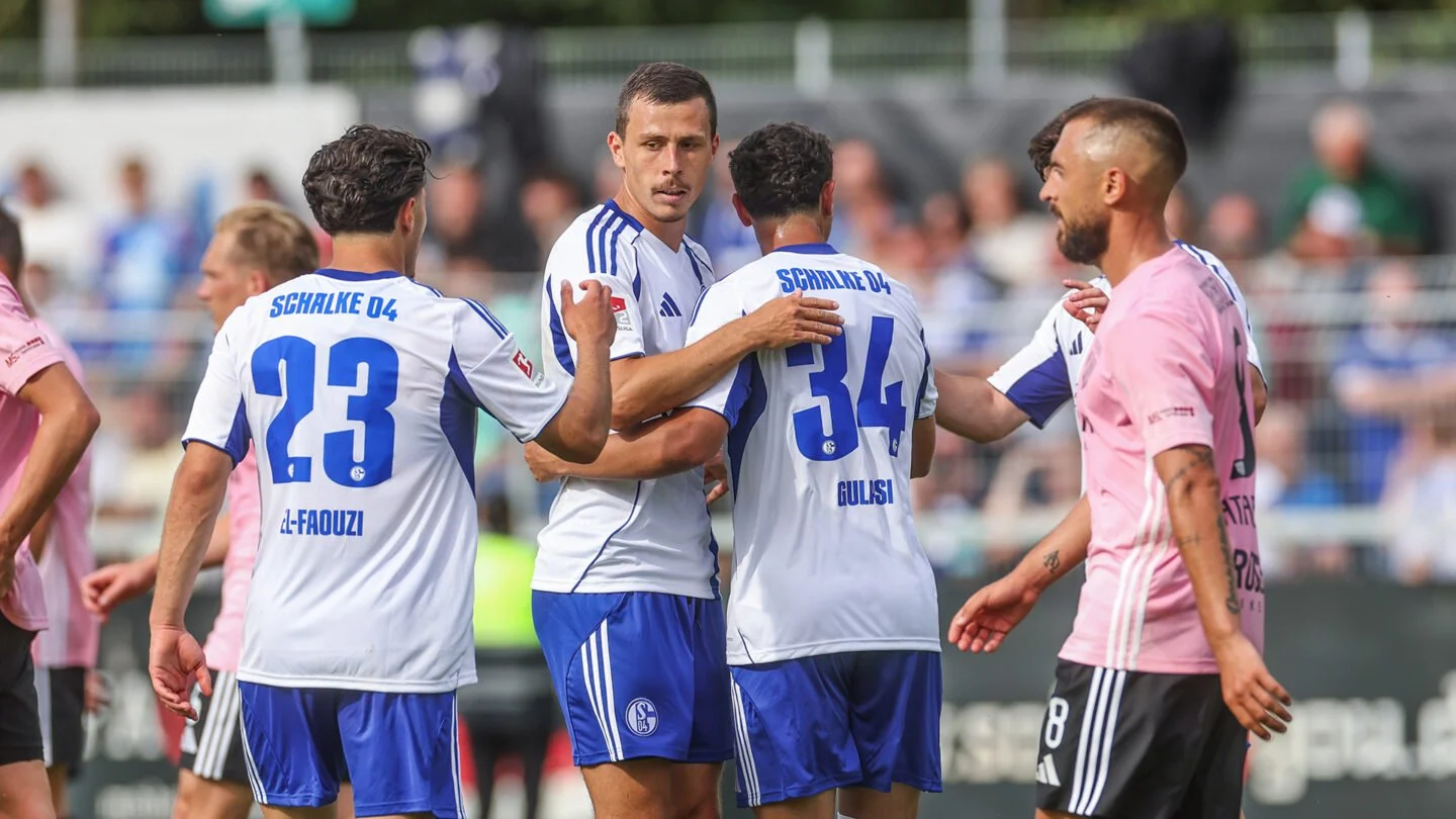 德天空：沙尔克需获得约500万欧收入，否则下赛季可能被扣三分