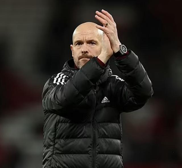 半岛体育平台-滕哈赫：曼联发挥并不理想 范德贝克伤势似乎不妙