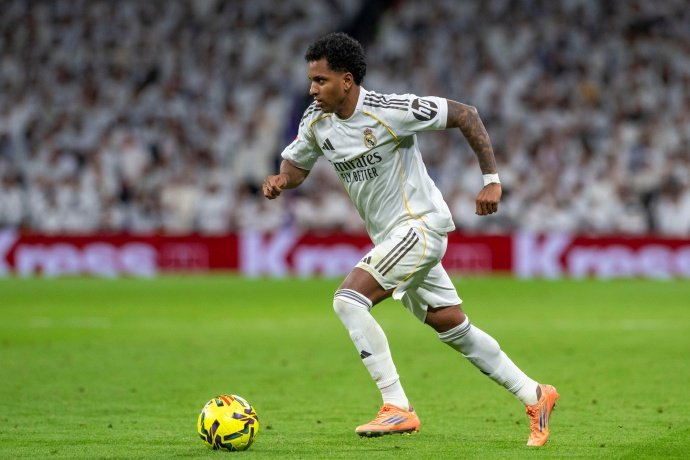 半岛体育-罗德里戈右膝前十字韧带受伤，赛季报销无缘世界杯|马卡报|罗德里戈·埃尔南德斯·卡斯坎特|重创_新浪体育_新浪新闻